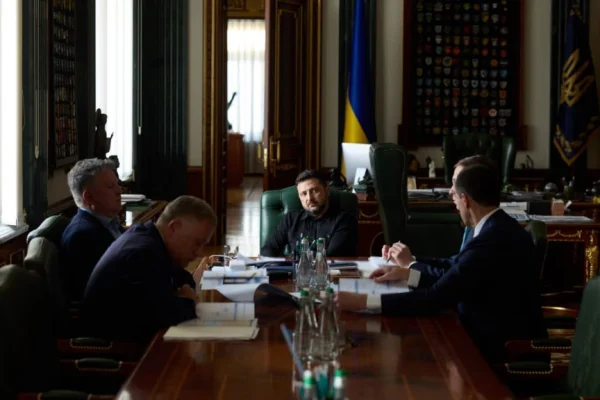 Україна готується відкрити два кластери у переговорах про вступ до ЄС — Зеленський