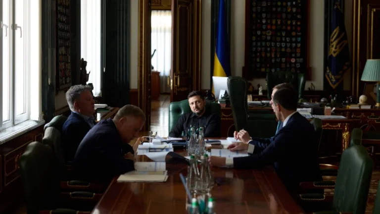 Україна готується відкрити два кластери у переговорах про вступ до ЄС — Зеленський