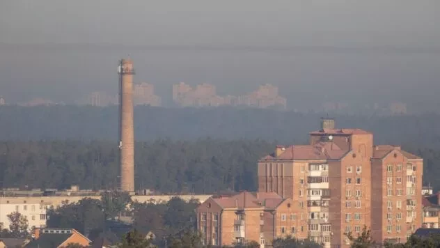 У Борисполі і не тільки: на Київщині погіршилась якість повітря після обстрілу РФ